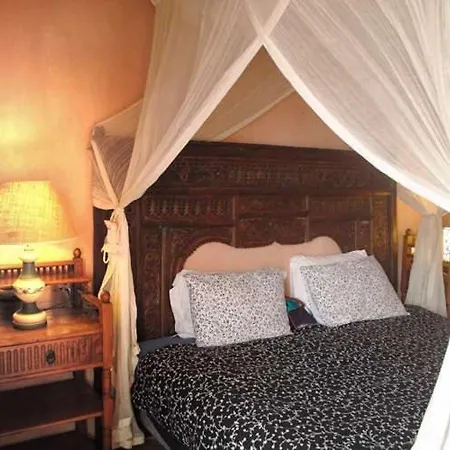 Sleeps 6 Pool Wifi * Uga