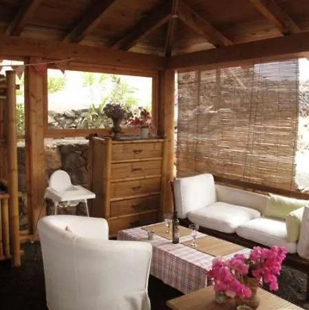 Sleeps 6 Pool Wifi Uga