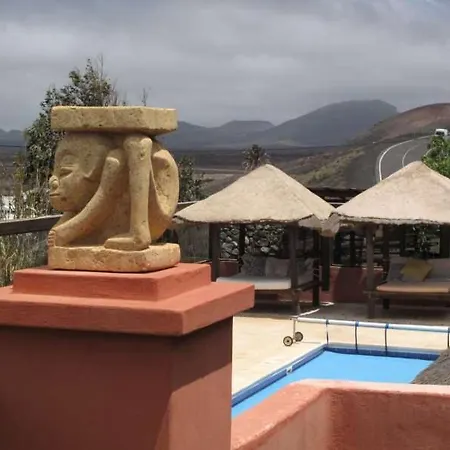 Sleeps 6 Pool Wifi 公寓