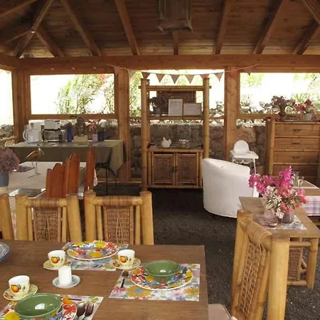 Sleeps 6 Pool Wifi 公寓