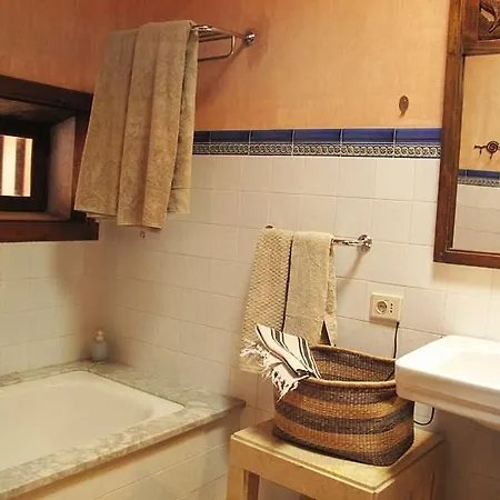 Sleeps 6 Pool Wifi * Uga